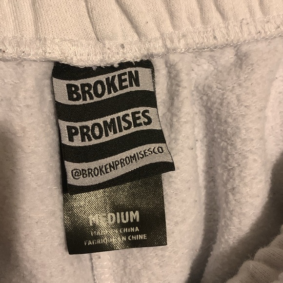 White crew shorts - Picture 4 of 4